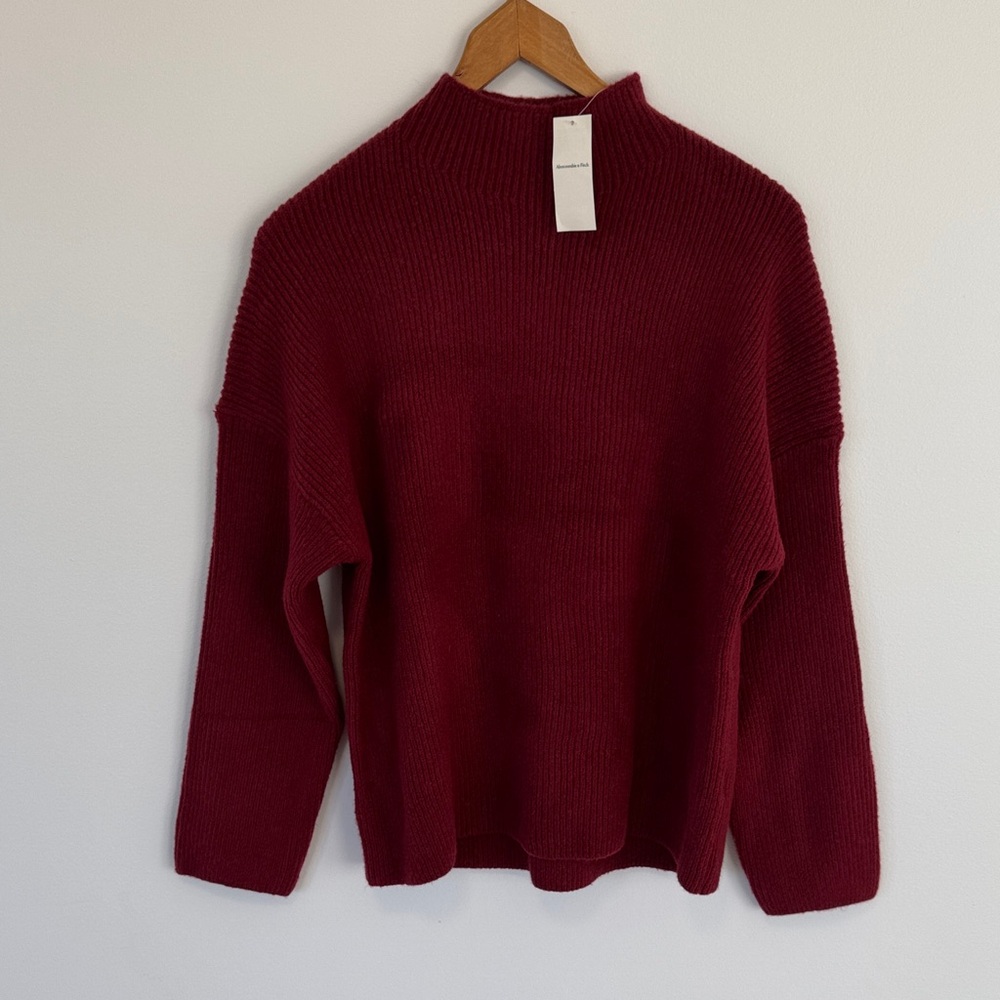 Abercrombie NWT Wool-Blend Knit Mock Neck Sweater Red Size M